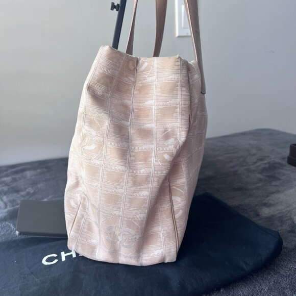 Authentic Chanel Vintage VTG Travel Line Tote in Blush with Dust-bag and Card - Picture 2 of 16